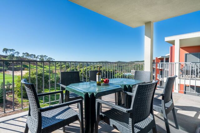 Portimao, 3-bedroom Apartment For