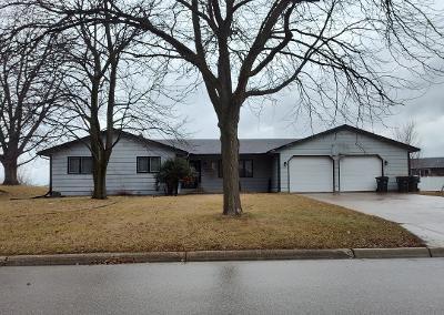 Kouwe St Nw, Hutchinson, Foreclosure Single-family Home