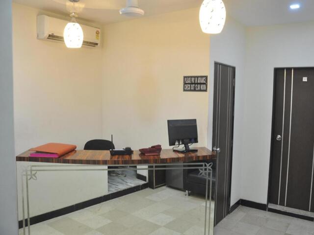 Opposite Mukund Hospital, Near Airport Metro Station, Mumbai, Hotel Star Palace