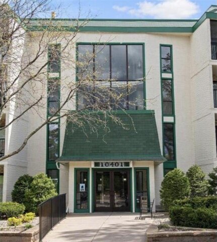 Cedar Lake Rd Unit,minnetonka, Condo For Sale