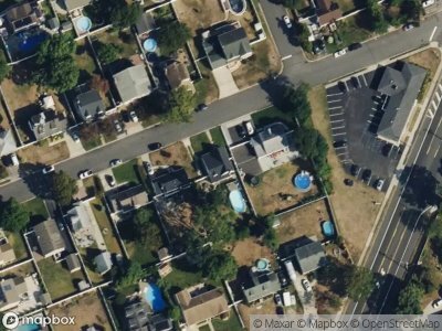 Th St, West Babylon, Preforeclosure Single-family Home