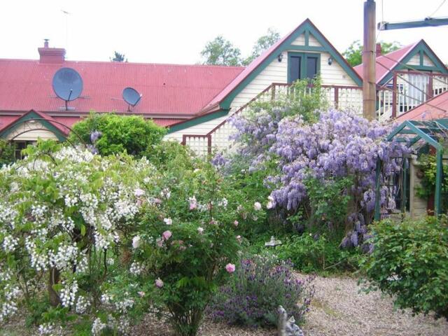 Crabtree Road, Huon Valley, Crabtree House, Entire