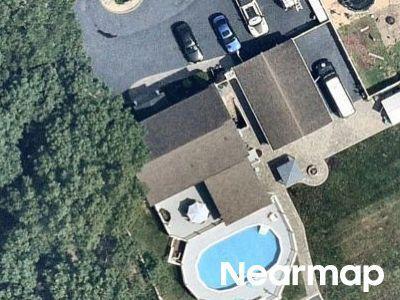 Erlanger Blvd, North Babylon, Preforeclosure Single-family Home