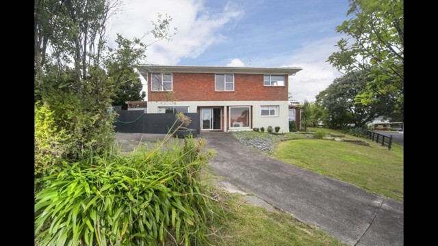 Waitakere, Room For Rent