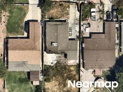 Th St, Bloomington, Preforeclosure Single-family Home