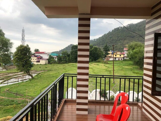 Bandla, Room For Rent