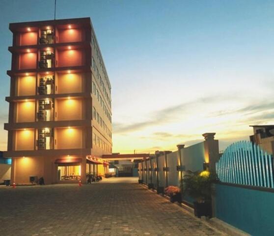 Jalan Mulawarman No., Tarakan, Kalimantan-utara, Tarakan, Hotel Royal Tarakan