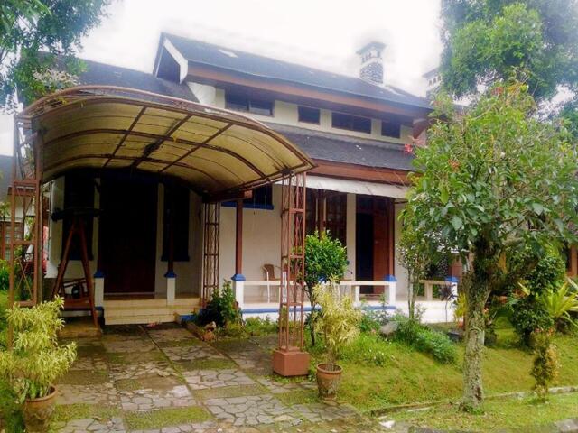 Komplek Villa Kota Bunga, Jalan Hanjawar, Cianjur - Cipanas, Puncak, Villa Kota Bunga