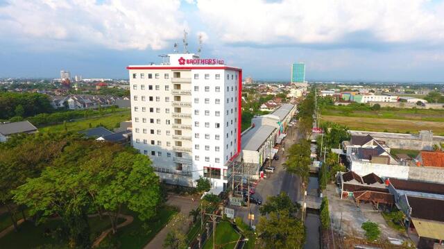 Jl Raya Dlopo Blok Gp  Solo, Solo Baru, Sukoharjo, Surakarta, Brothers Inn, Inn