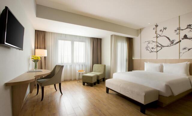 No.  Jl. Ahmad Yani, Bekasi, Hotel Santika Mega