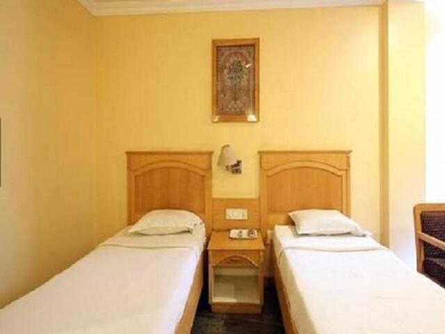 Old Tiruchanoor Road, Tirupati, Asr Guesthouse, Guesthouse/bed