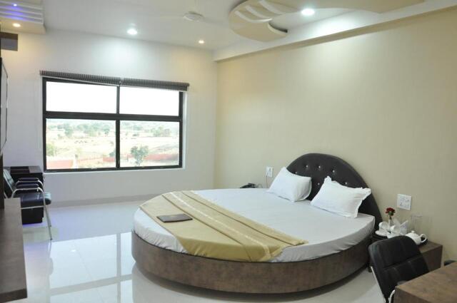 Nh Ward No,near Sharda Mandir, Sonakhar, Madhya Pradesh, Chhindwara, Hotel Shriji Resorts