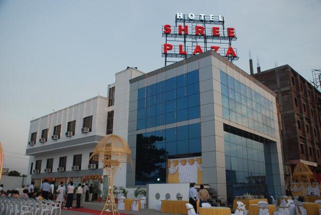 Gujarat State Highway,bharuch, Hotel Shree Plaza