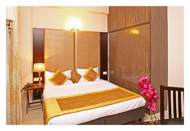 D ,opp Gate No  Sector B / Vasant Kunj, New Delhi And Ncr, Evergreen Apartment Vasant