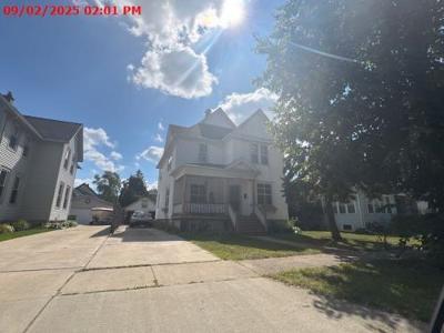 E Nd St, Fond Du Lac, Preforeclosure Single-family Home