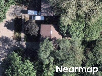 Broadway St, Iowa City, Preforeclosure Single-family Home