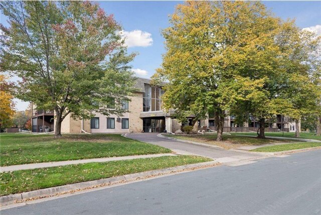 Kent St Apt,shoreview, Condo For Sale