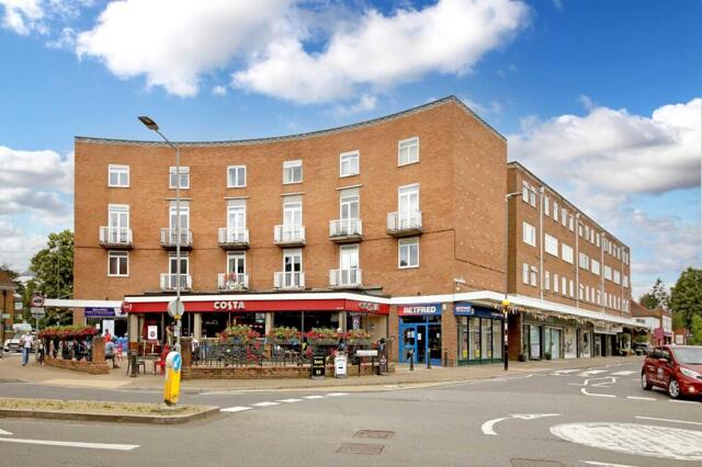 Burkes Road, Beaconsfield, 3 Bedroom Apartment