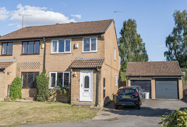 Slimbridge Close, Yate, 4 Bedroom Semi-detached Slimbridge Close, Yate, 4 Bedroom Semi-detached