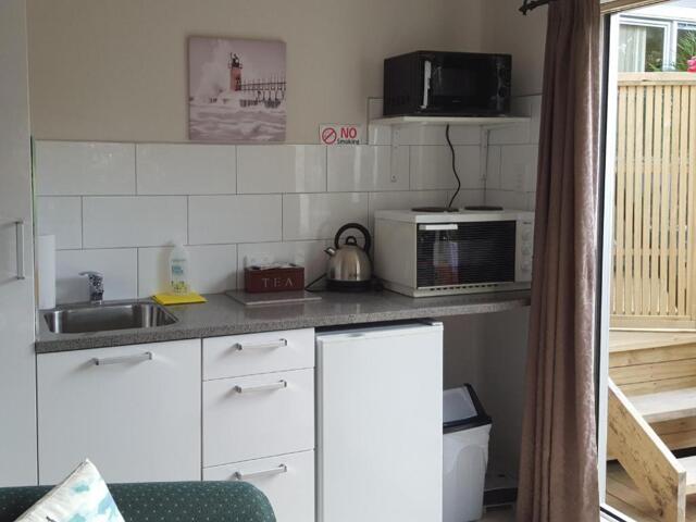 Holt Avenue Browns Bay, Auckland, The Lighthouse, Apartment/flat