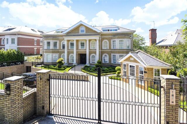 389 Cockfosters Road, Murano House, Hadley Wood, 3 Bedroom Penthouse