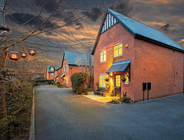 Minerva Close, Altrincham, 3 Bedroom Detached