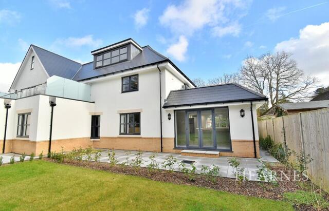 Golf Links Road, Ferndown, 2 Bedroom Apartment