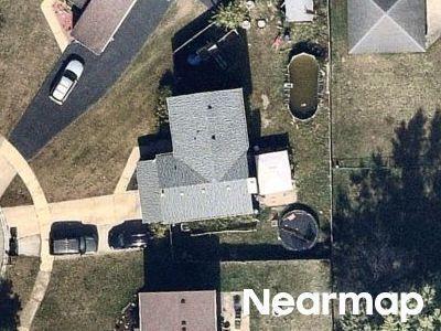 N Lancaster Dr, Bolingbrook, Preforeclosure Single-family Home