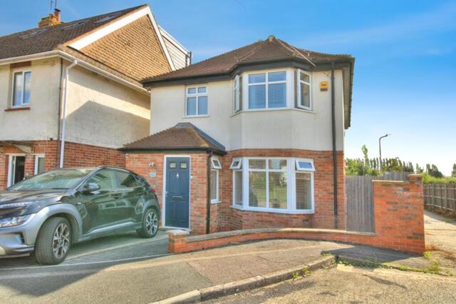 Larch Grove, Milton Keynes, 3 Bedroom Detached