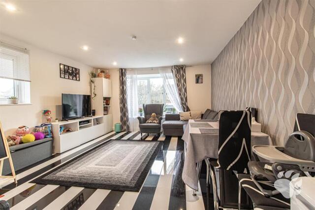 Bartlow Side, Basildon, 1 Bedroom Maisonette