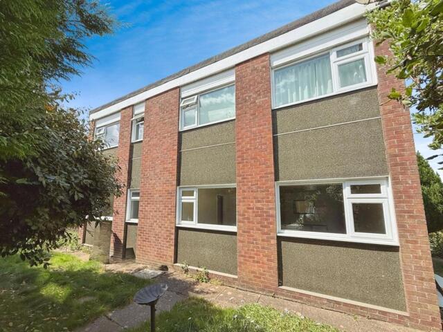 Furze Close, Weston-super-mare, 2 Bedroom Flat