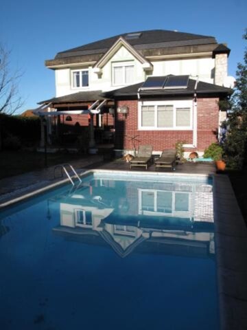 Santa Cruz De Bezana, Room For Rent