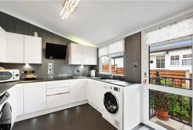 New Tupton, Sunningdale Park, Chesterfield, 2 Bedroom Mobile