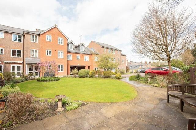 101 Southdown Road, Walkers Court, Harpenden, 1 Bedroom Apartment