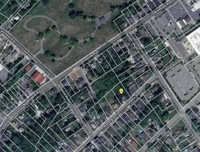 Mason Ave, Newton, Preforeclosure Single-family Home