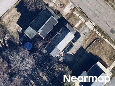 Pine St, Newton, Preforeclosure Single-family Home
