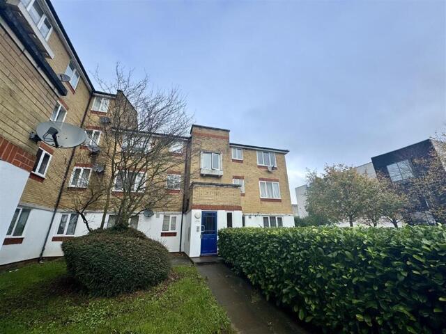 Dadswood, Harlow, 2 Bedroom Flat
