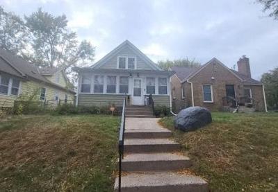 Queen Ave N, Minneapolis, Foreclosure Single-family Home