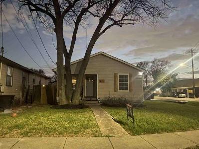 E Th / St, Houston, Foreclosure Single-family Home