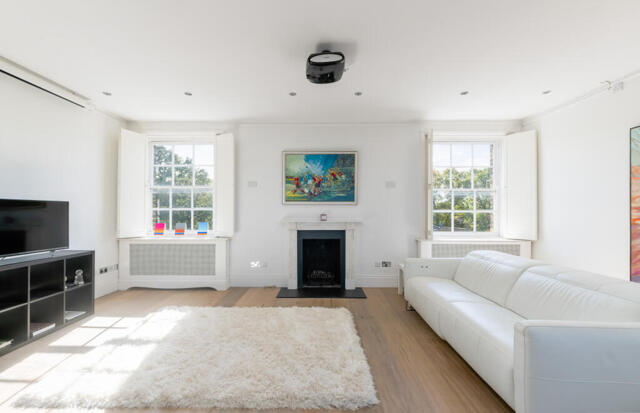 West Grove, London, 2 Bedroom Flat