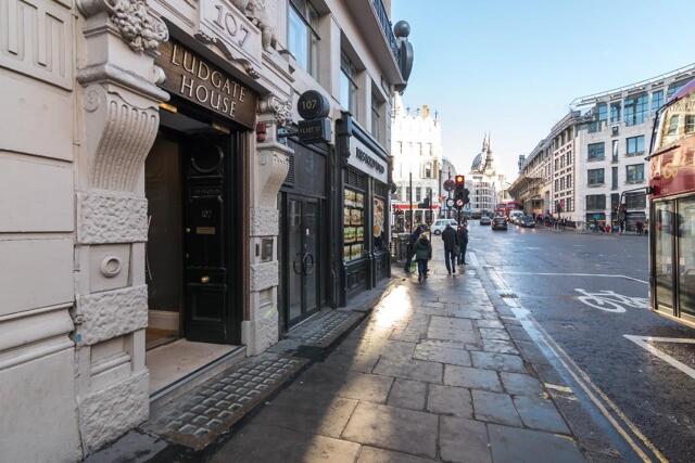 - Fleet Street, London, Serviced Office To