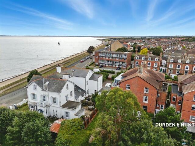 Cliff Road, Harwich, 2 Bedroom Apartment