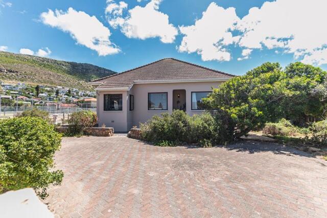 Fish Hoek, Charming 1930s Home