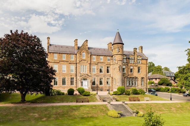 / Esdaile Bank, Edinburgh, 3 Bedroom Flat / Esdaile Bank, Edinburgh, 3 Bedroom Flat