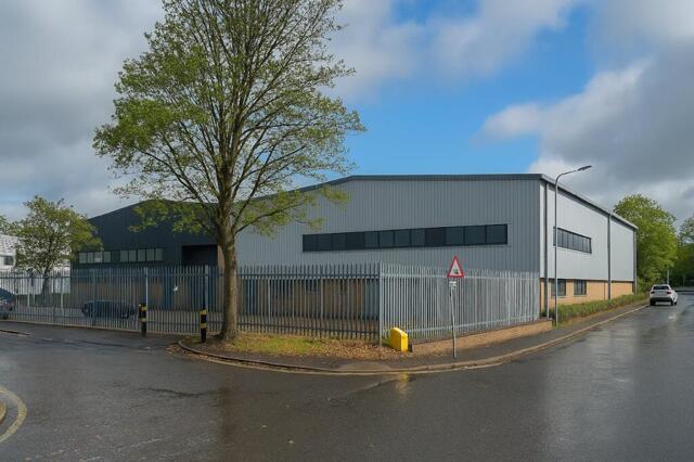 Unit  Odhams Trading Estate, Watford, Warehouse To Lease