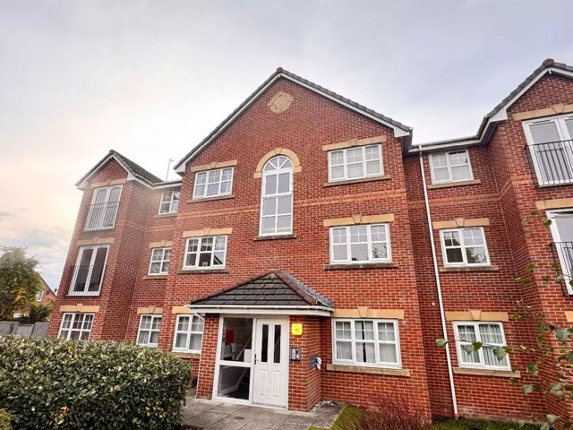 Little Lever, Fernbank Gardens, Bolton, 2 Bedroom Apartment
