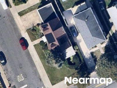 Th Ave, Saint Albans, Preforeclosure Property In