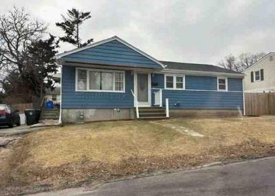 High St, Providence, Preforeclosure Single-family Home