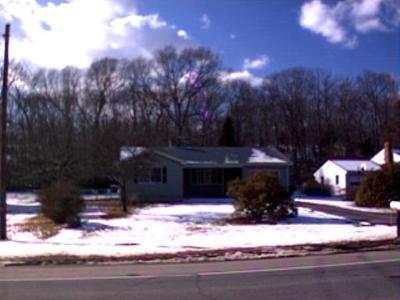 Buddington Rd, Groton, Preforeclosure Single-family Home