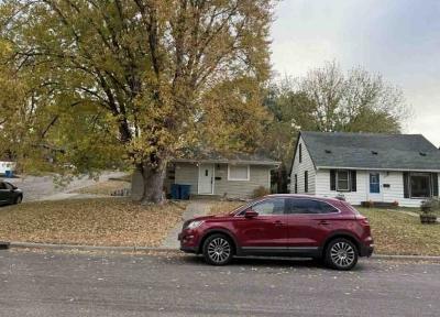 Mcnair Dr N, Minneapolis, Preforeclosure Multi-family Home